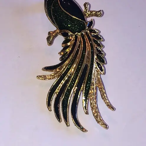 Elegant Vintage Green and Blue Enamel Gold Tone Retro Boho Peacock Bird Brooch