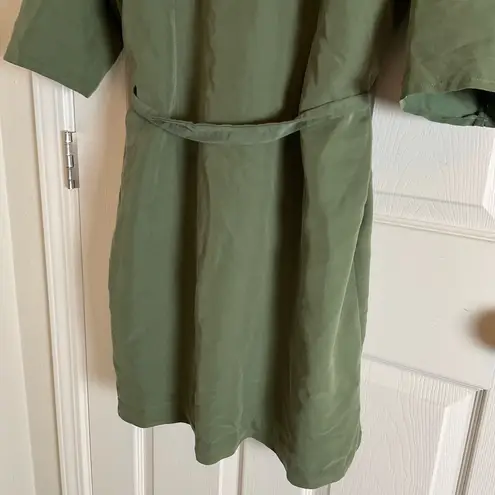 Reynah Couture Green Button
