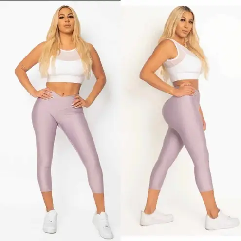 Obsession V Cut Scrunch Seam Capri Leggings Lilac Size Large