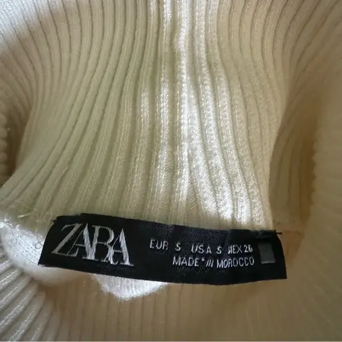 ZARA Cream Turtleneck Sleeveless Assymetrical Poncho Sweater Size Small