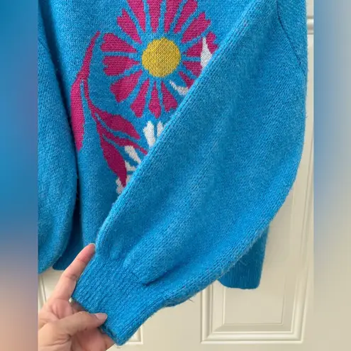 Stradivarius Sweater Women’s Small In Medium Blue With Pink & White Flower