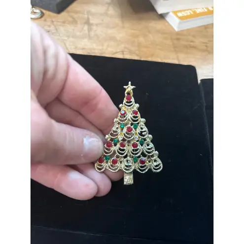 Vintage Christmas Brooches & Earrings Set Gold