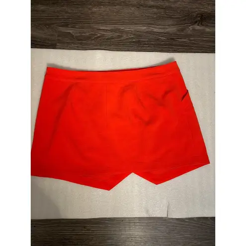 BCBGMAXAZRIA  Beckett Bright Poppy Envelope Shorts Size Large