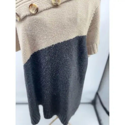 Avenue Black Tan Short Sleeve Women’s Sweater With Button Detail Size 22/24