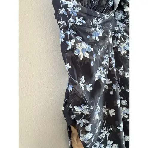 A pea in the pod NWT Maternity Navy Blue Floral Ruffle One Piece Swimsuit Small