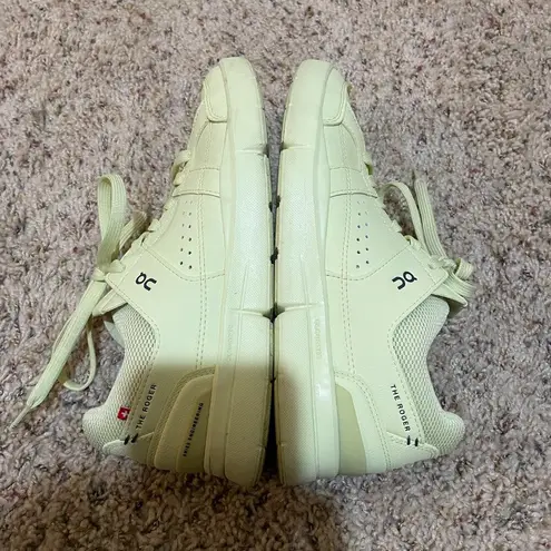 On Running Women's Size 7.5 The Roger Clubhouse Trainers Sneakers Bright Yellow