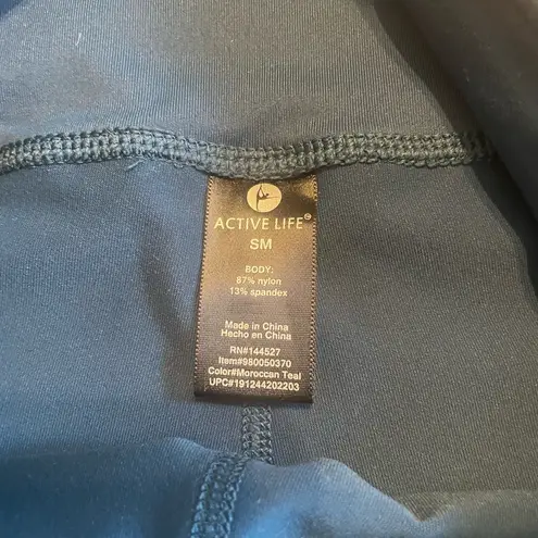 Active Life Leggings with Cut-Out Criss-Cross Pattern