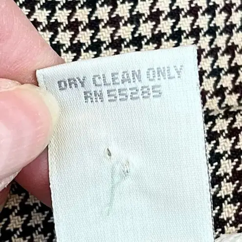 Neiman Marcus Houndstooth Sleeveless Zip Collared Dress 7/8