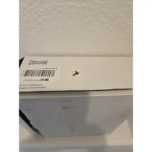 Cougar Women's White Leather Size 9 Waterproof NEW Ankle Hiking Boots Black Sole