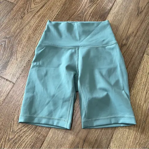 Lululemon Wunder Train Contour Fit High-Rise Short 8" Misty Glade