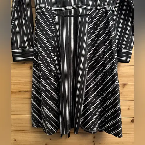 Untuckit For Her Size 8/Medium Willow Black White Stripe Long Sleeve Shirt Dress