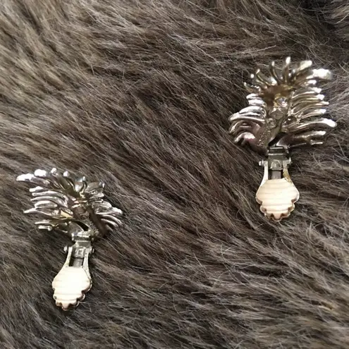 Vintage 70s Sarah Coventry Feather Fantasy clips