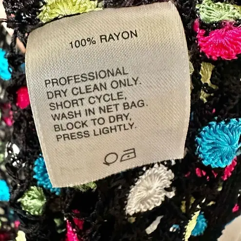 Classiques Entier black floral embroidered top