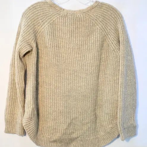 H&M V neck sweater Size M Oatmeal Wheat