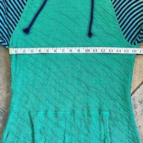 Evy’s Tree Pullover Hoodie Striped Sleeves Pocket Pouch Medium Green