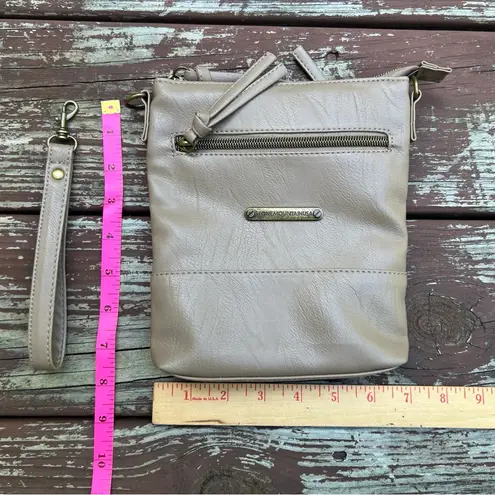 Stone Mountain Women’s Minimalist Neutral Beige Clutch/Wristlet Faux Leather Bag Tan