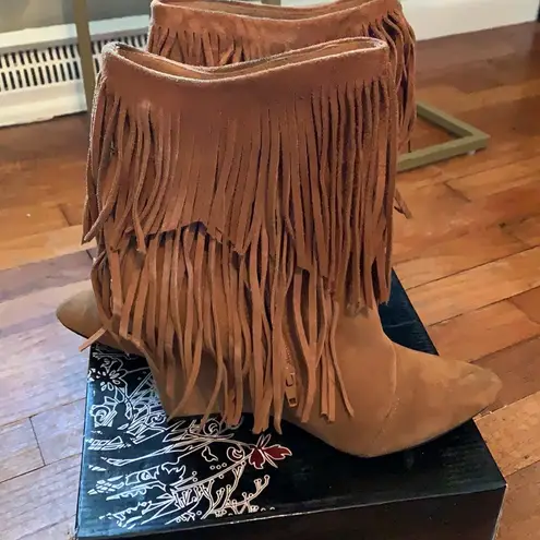 Liliana Fringe boots with wedge, size 7.5