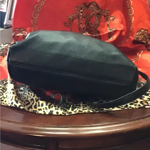 BCBG PARIS TOTE BAG WITH A CROSS BODY. Black