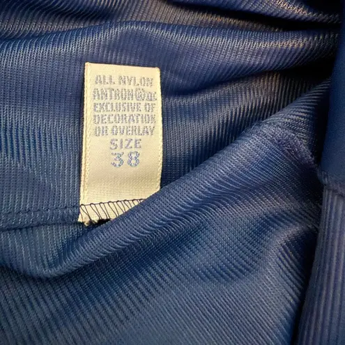 Vanity Fair Vintage Navy Nylon Lace Trim Sleeveless Nightgown Top (PTP 20”)