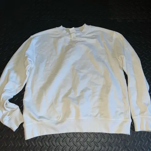 H&M  white pull over crewneck sweater size medium