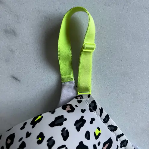 Torrid Curve Leopard Print Bra Neon Trim Adjustable Straps Plus Size 46D Gray