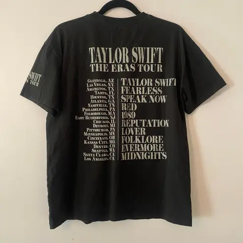 Taylor Swift The Eras Tour Black Short Sleeve Concert Tee Women's size Medium