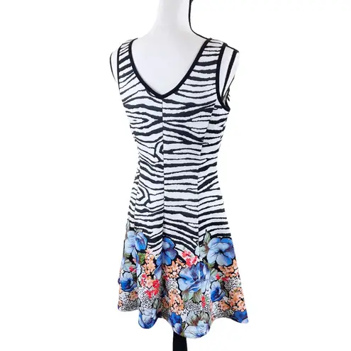 Neiman Marcus Scuba Fit Flare Dress Black White Floral Size Medium NWT