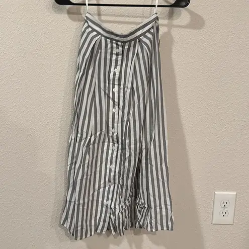 NWOT Plein de Vie Grey Striped Two