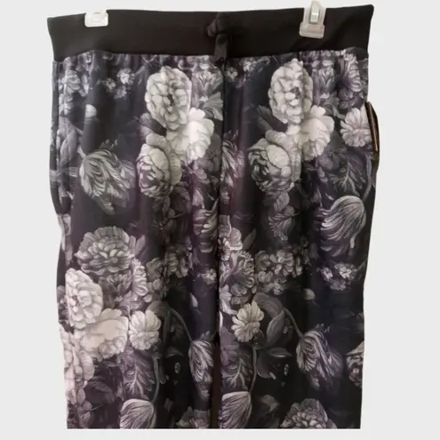 Diamonds & Threads Pants/ Joggers Size Medium/ Color Black/White/ Gray Black - Image 2