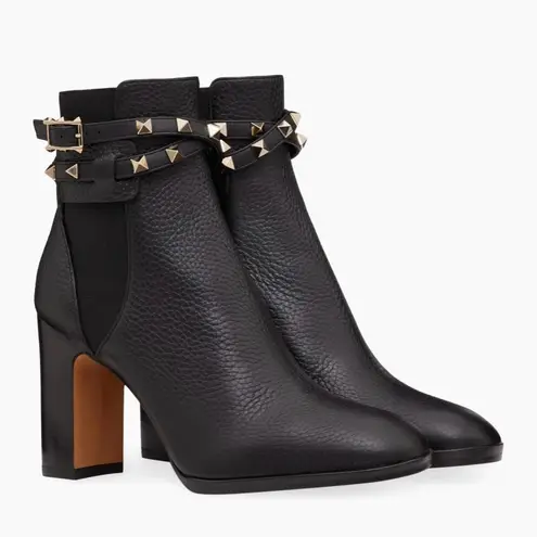 Valentino Garavani NIB Rockstud Grainy Calfskin Ankle Boots Size 38