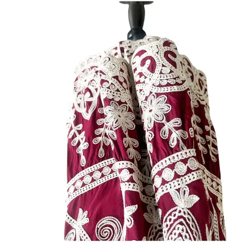 Kindred Embroidered Floral Peasant Top Sz Medium Bell Sleeve Red Cream Romantic