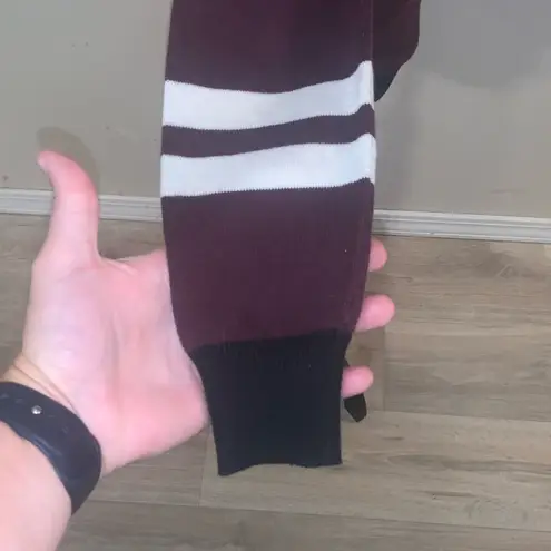 DE Collection V-Neck Burgundy Sweater with Striped Sleeves