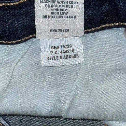 BKE Buckle Victoria Stretch Jean Shorts Dark Wash Distressed Denim Women’s Sz 30