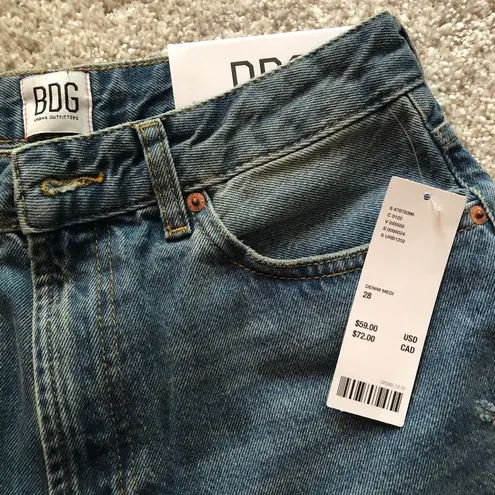 Urban Outfitters New  BDG mom high rise jeans, size 28