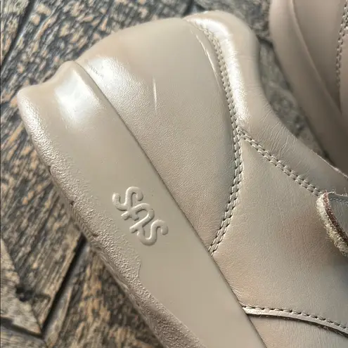 SAS Women's Me Too Leather Adjustable Closure Shoes L5902332 Brown Size 8.5