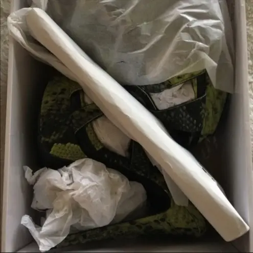 NIB Izabella Rue "Serafina" Sandals