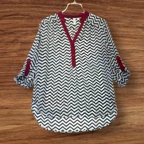 Tacera Tunic Blouse black white red chevron printed design polyester Size Large