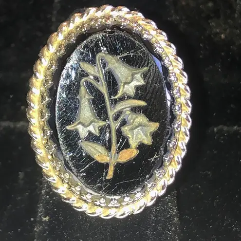 Whiting Davis Co Vintage Floral Engraved Cameo Ring Black