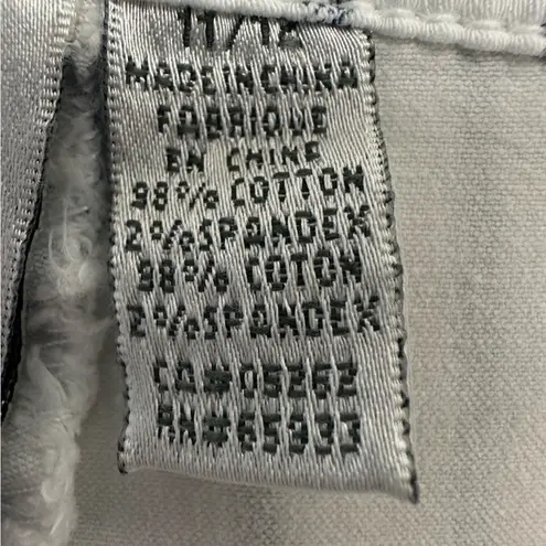 Vintage Point Zero Nicole Benisti Capris White With Blue Stripes Size 11/12