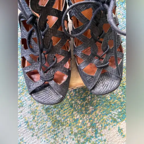 Gentle Souls black leather caged gladiator tie open heel sandals, size 7M
