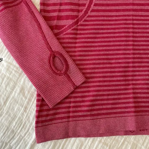 Lululemon  Swiftly Tech Long Sleeve Crew in Heathered Berry Rumble Size 6