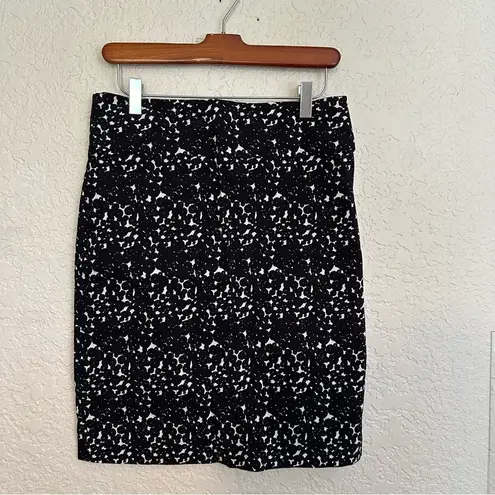Margaret M Slimming Pencil Skirt