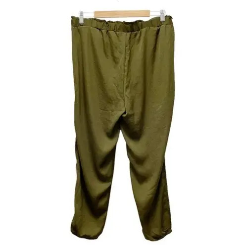 Motherhood Maternity NWT Underbelly Olive Charmeuse Jogger Pants Women’s Large
