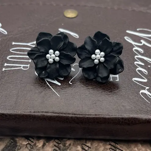 Cute Oversized Black Faux Pearl Flower Stud Earrings