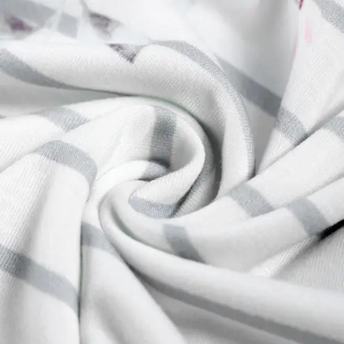 WHITE FLORAL STRIPED PRINT LONG SLEEVE TOP Size undefined