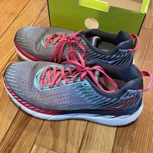 Hoka  one one Clifton 5 women’s size 8.5