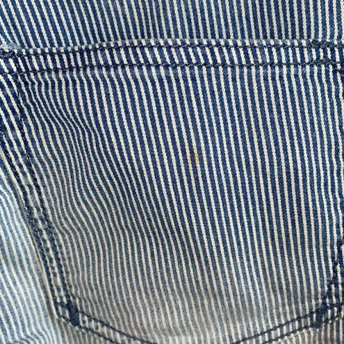 Bermuda Lola Jeans Pin Stripe Blue & White Amy LS Mid Rise Shorts