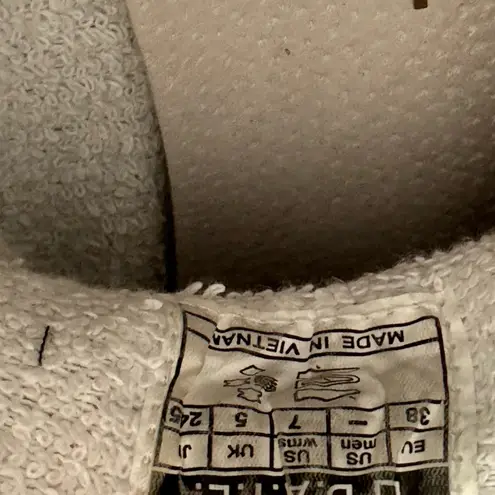 D.A.T.E. Women’s Hawk Animalier Zebra Luxury Fashion High Top Sneakers Sz 7 Tan