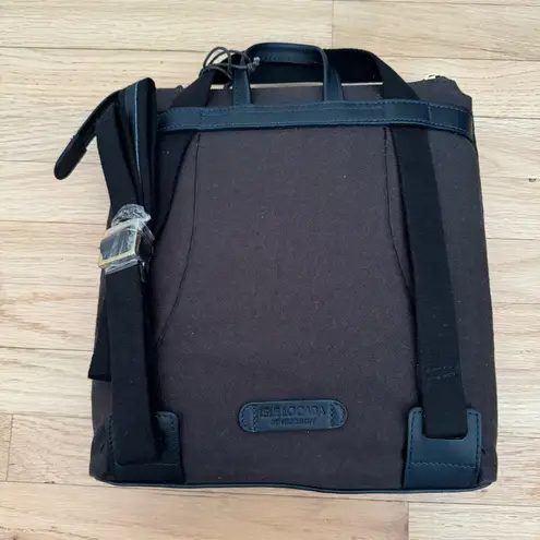 NWT Isle Locada Leather Backpack / Purse / Bag. Dark green