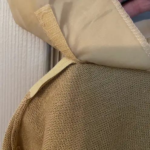 David Hollis Gold Lightweight Sweater Size M